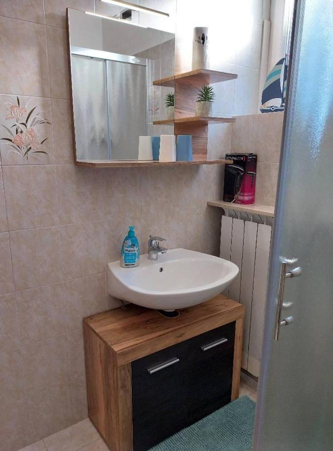 Apartmaji Pri Bosi Nogi Izola Luaran gambar