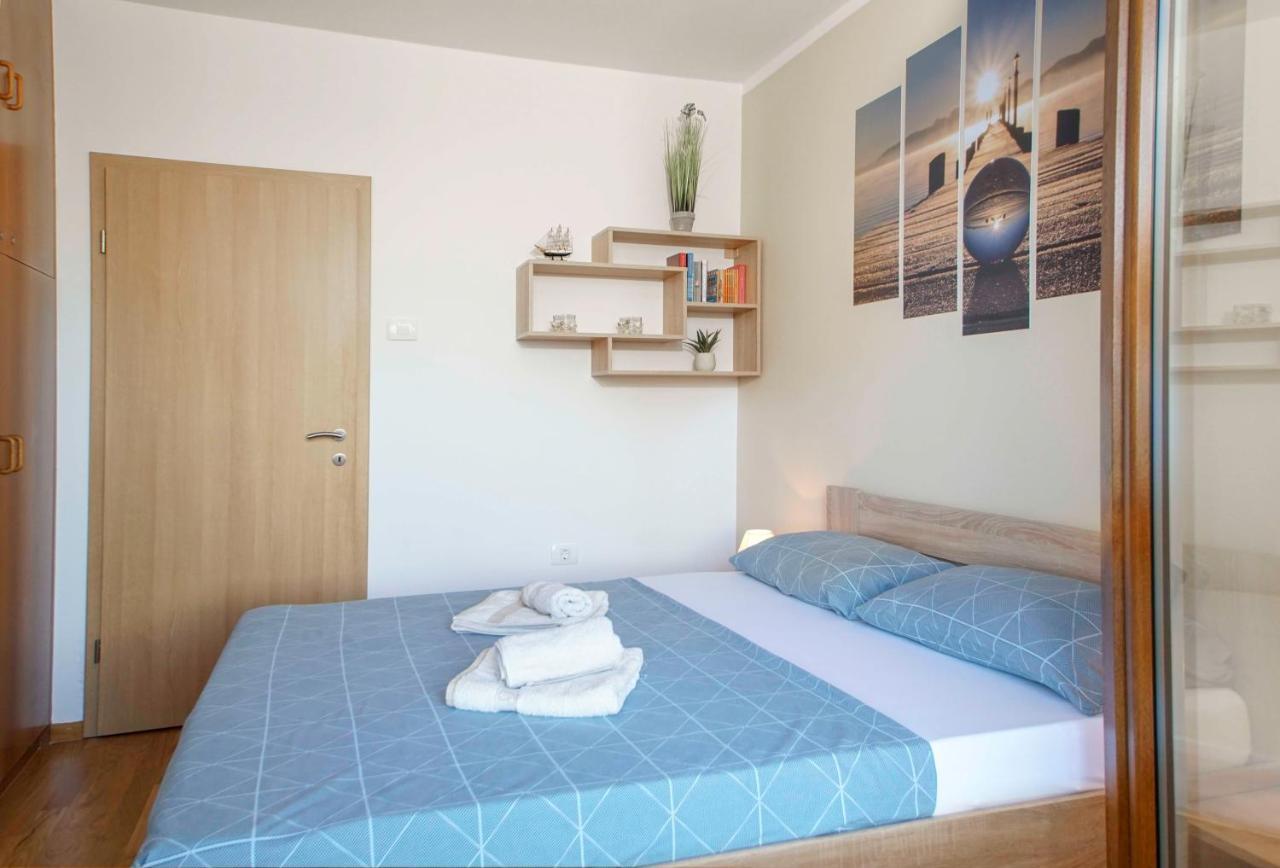 Apartmaji Pri Bosi Nogi Izola Luaran gambar