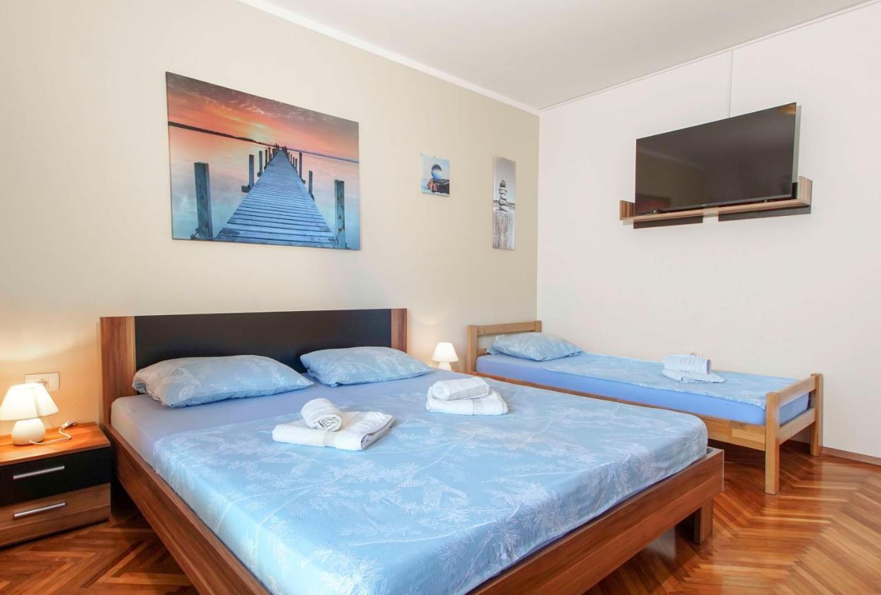 Apartmaji Pri Bosi Nogi Izola Luaran gambar