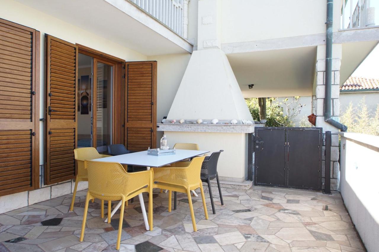 Apartmaji Pri Bosi Nogi Izola Luaran gambar
